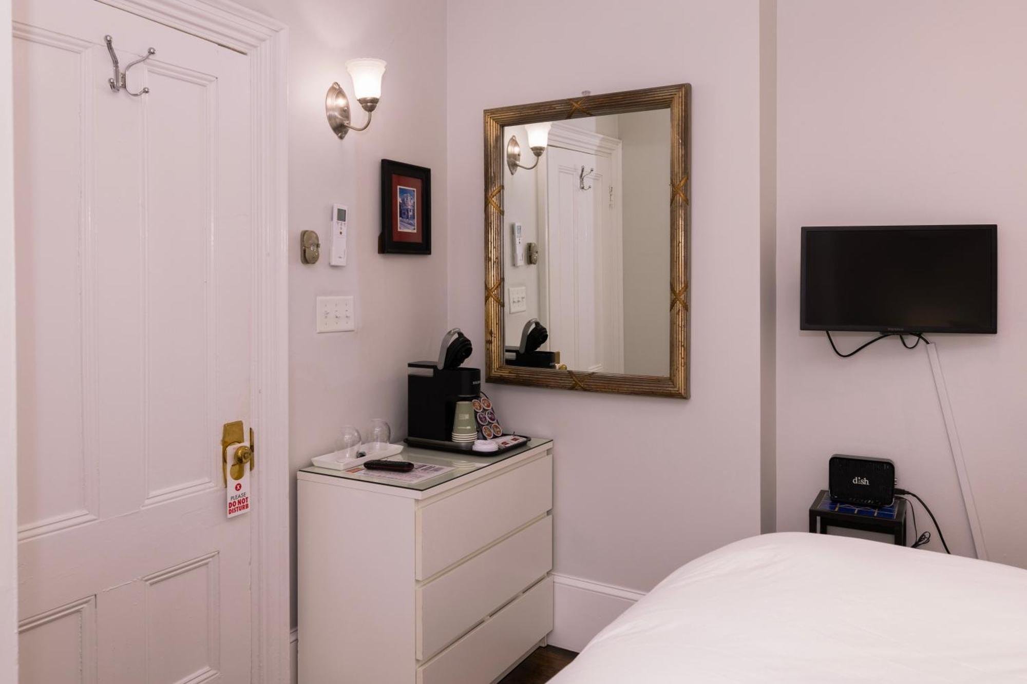 Prince Albert Guest House, Provincetown Room photo