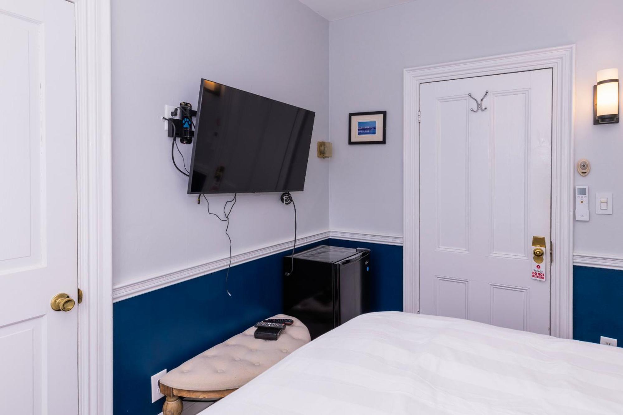 Prince Albert Guest House, Provincetown Room photo