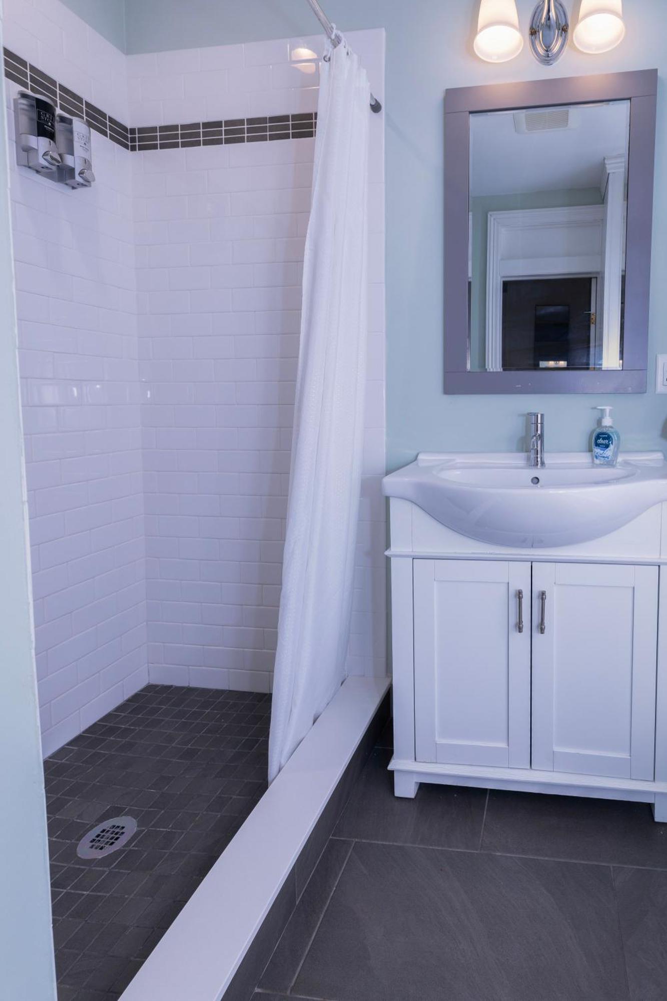 Prince Albert Guest House, Provincetown Room photo